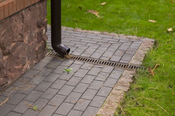 Cost of Gutter Drain Maintenance in Destin